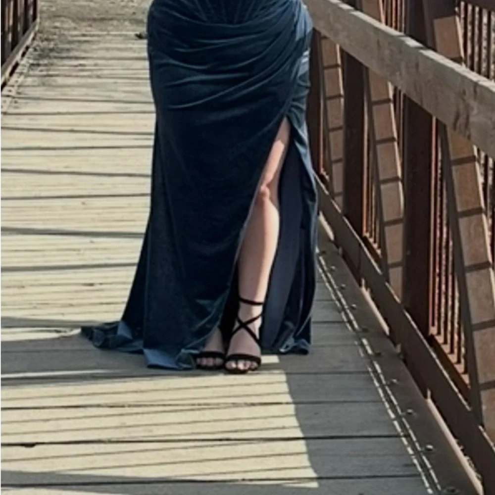 Elegant Blue Velvet Evening Gown - Sleeveless V-Neck with Thigh Slit - Picture 3 of 3